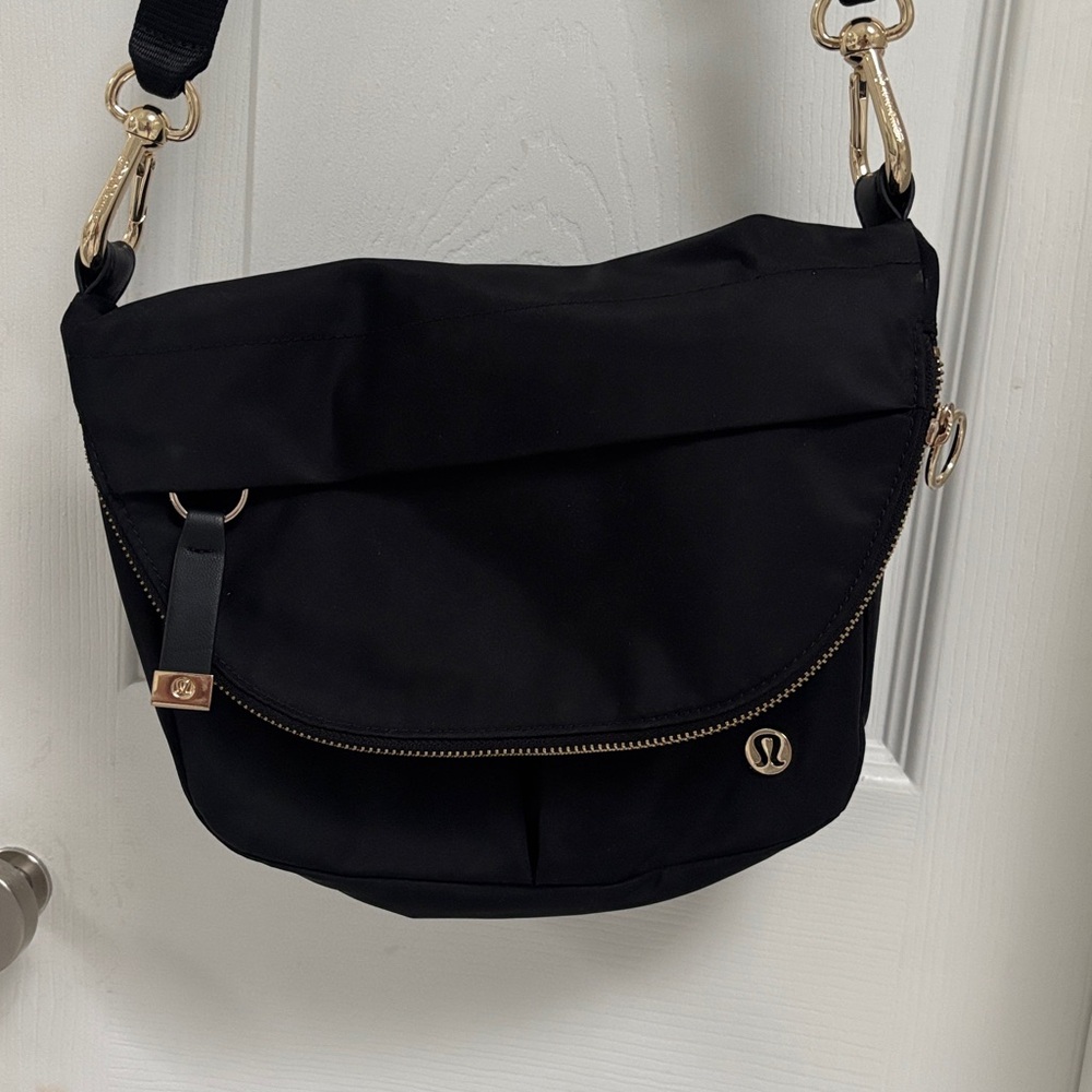 Lululemon All Night Festival Bag 5L BLK/GOLD ONE SIZE EUC